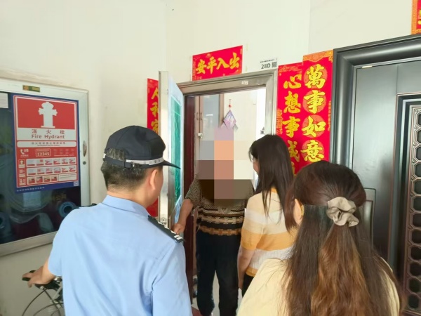 600广东深圳罗湖：真情关爱暖心家，驱散邪教护安宁 图片1_副本.jpg